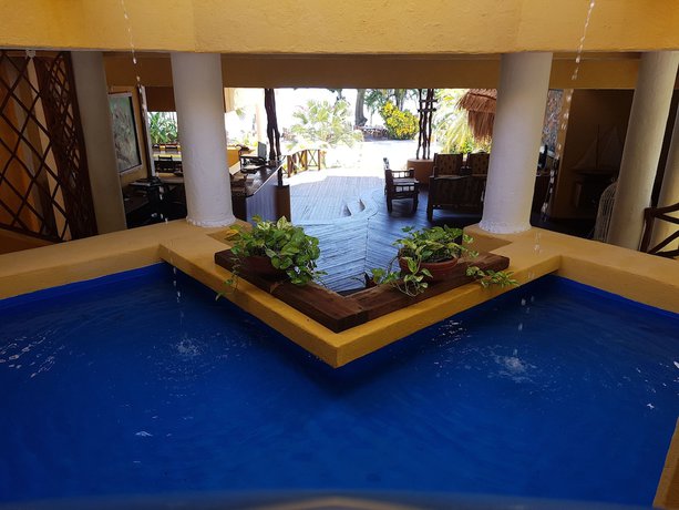 Imagen de los interiores del Hotel Banana Palms. Foto 20