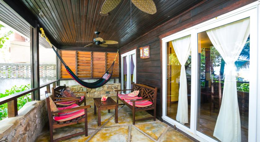 Imagen de los exteriores del Hotel Bananarama Dive and Beach Resort. Foto 7