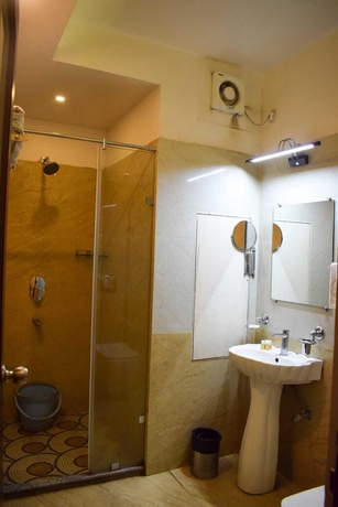 Imagen de la habitación del Hotel Banaras Haveli. Foto 8