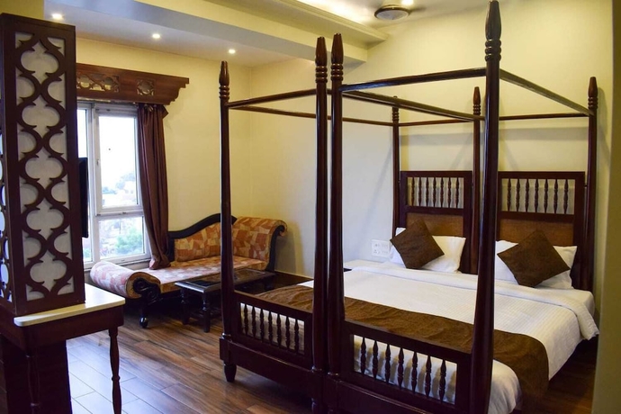 Imagen de la habitación del Hotel Banaras Haveli. Foto 11