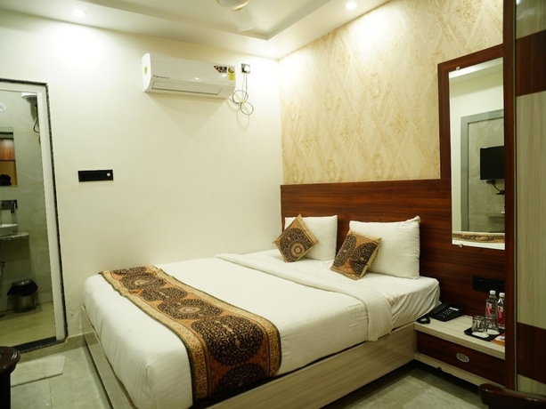 Imagen de la habitación del Hotel Banaras Palace. Foto 7