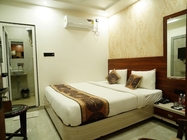 Imagen de la habitación del Hotel Banaras Palace. Foto 10