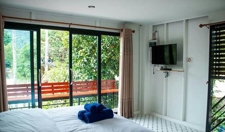 Imagen de la habitación del Hotel Banchomchan. Foto 7