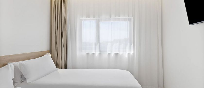 Imagen de la habitación del Hotel BandB A Coru&ntilde;a Aeropuerto. Foto 6