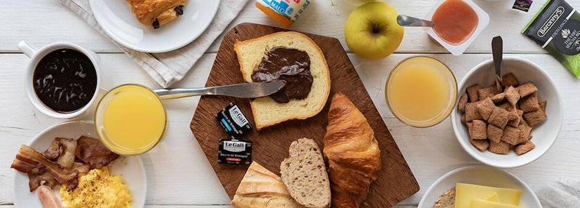 Imagen del bar/restaurante del Hotel BandB Cannes Mouans Sartoux. Foto 3