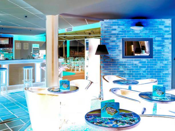 Imagen del bar/restaurante del Hotel BandB Grenoble Universit&eacute; 2. Foto 7