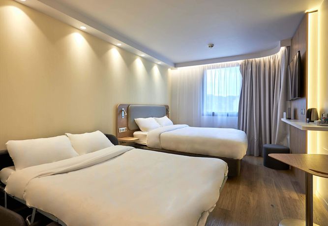 Imagen de la habitación del Hotel BandB HOTEL Deauville-Touques. Foto 12