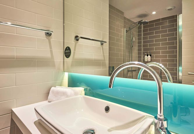 Imagen de la habitación del Hotel BandB HOTEL Deauville-Touques. Foto 14