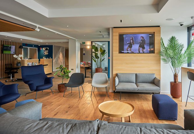 Imagen de los interiores del Hotel BandB HOTEL Deauville-Touques. Foto 18