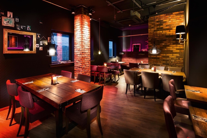 Imagen del bar/restaurante del Hotel BandB HOTEL Inverness. Foto 7