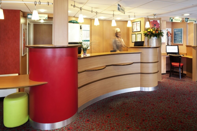 Imagen de los interiores del Hotel BandB HOTEL Lourdes Centre. Foto 15