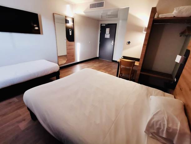 Imagen de la habitación del Hotel BandB HOTEL Saint-Martin-de-Crau Alpilles Camargue. Foto 14