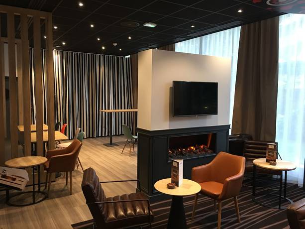 Imagen del bar/restaurante del Hotel BandB Hotel Orléans Centre Foch. Foto 2