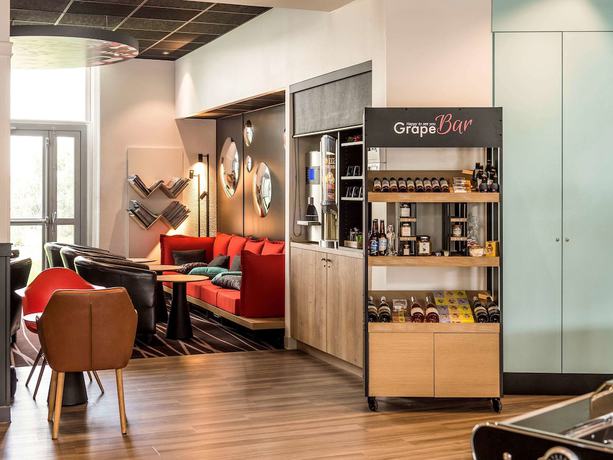 Imagen del bar/restaurante del Hotel BandB Hotel Orléans Centre Foch. Foto 4