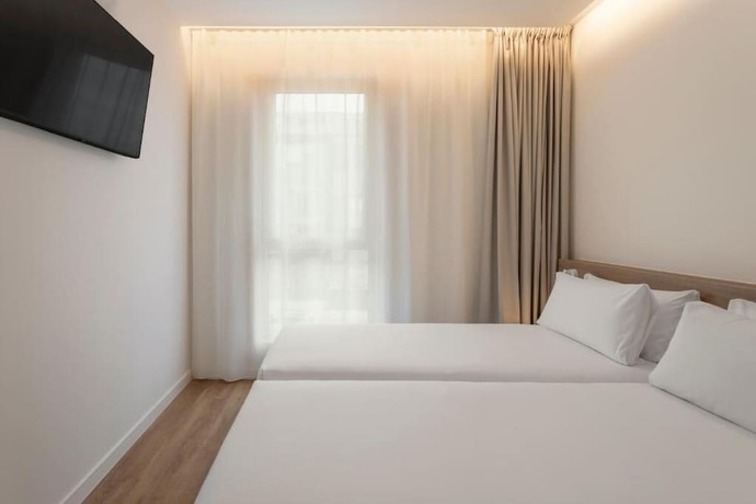Imagen de la habitación del Hotel BandB Madrid San Fermin. Foto 5