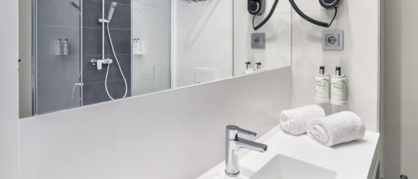 Imagen de la habitación del Hotel BandB Murcia Thader. Foto 5
