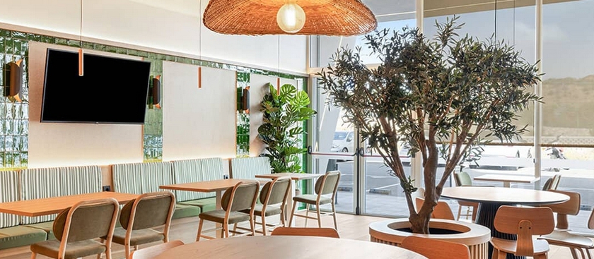 Imagen del bar/restaurante del Hotel BandB Murcia Thader. Foto 4