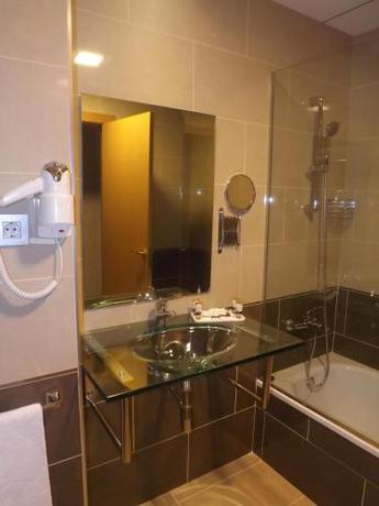 Imagen de la habitación del Hotel BandB Tarragona Reus. Foto 5