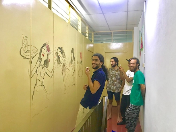 Imagen de los interiores del Hotel BandL Islanders Inn - Hostel. Foto 18