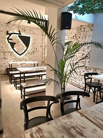 Imagen general del Hotel BandN. Foto 12