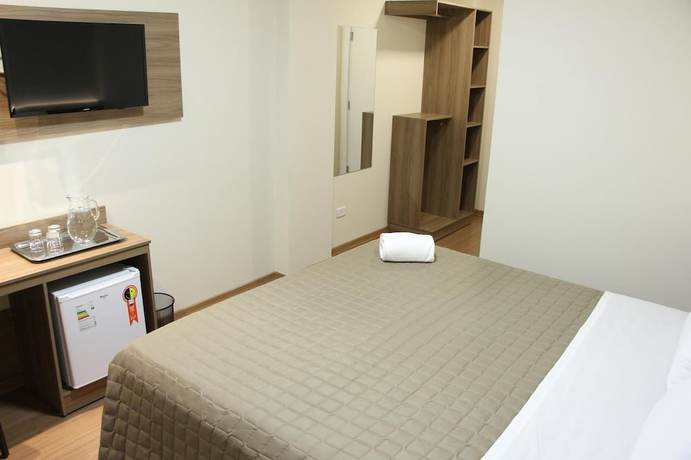 Imagen de la habitación del Hotel BandS. Foto 16