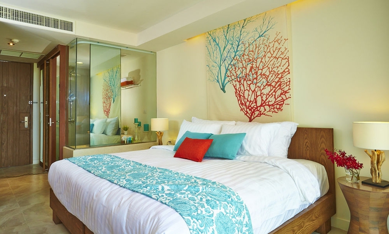 Imagen de la habitación del Hotel Bandara Beach Resort Phuket. Foto 8
