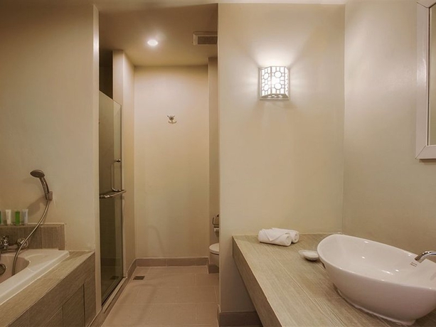 Imagen general del Hotel Bandara On Sea. Foto 5