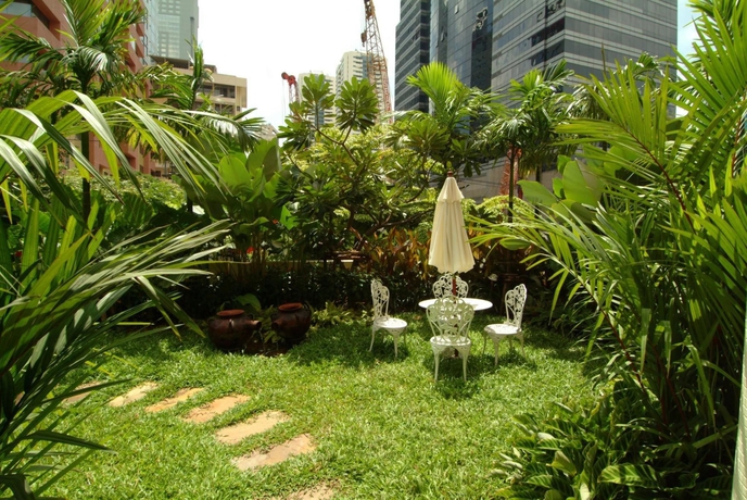 Imagen de los exteriores del Hotel Bandara Suites Silom Bangkok. Foto 11