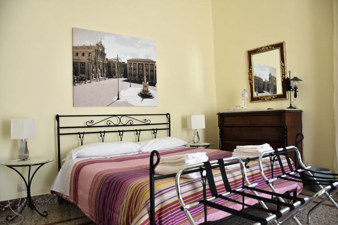Imagen de la habitación del Hotel Bandb Al Teatro Massimo. Foto 2