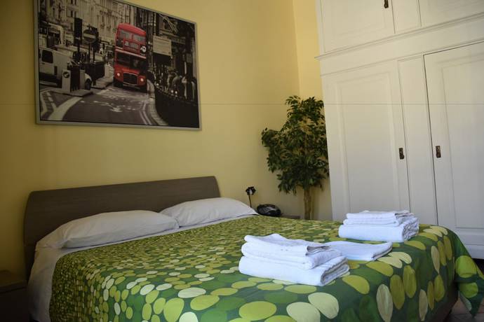 Imagen de la habitación del Hotel Bandb Al Teatro Massimo. Foto 9