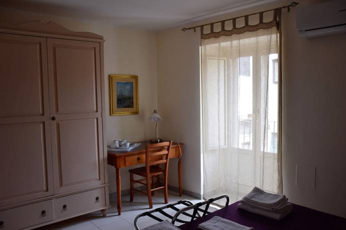 Imagen de la habitación del Hotel Bandb Al Teatro Massimo. Foto 12