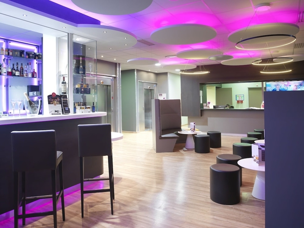 Imagen del bar/restaurante del Hotel Bandb B&eacute;thune Bruay-la-buissi&egrave;re. Foto 4