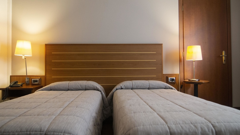 Imagen de la habitación del Hotel Bandb Cuneo Cristal. Foto 10