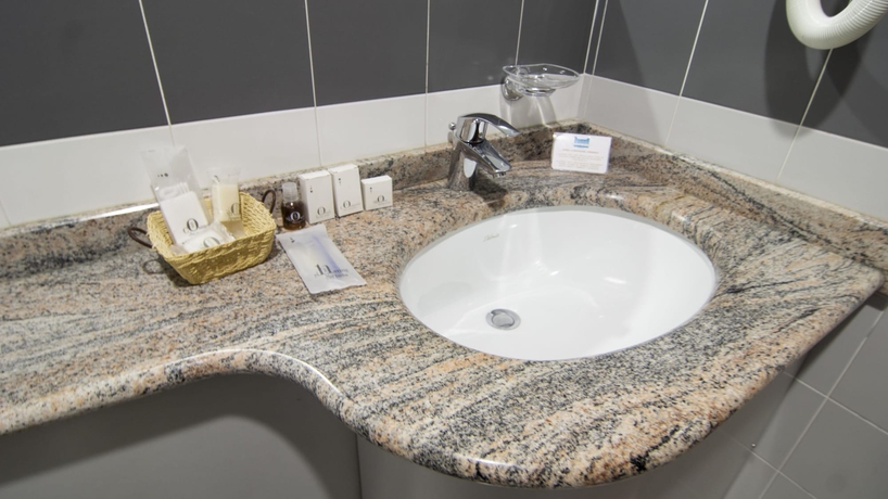 Imagen de la habitación del Hotel Bandb Cuneo Cristal. Foto 11