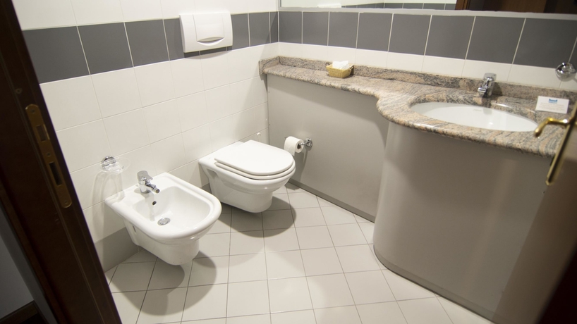 Imagen de la habitación del Hotel Bandb Cuneo Cristal. Foto 12