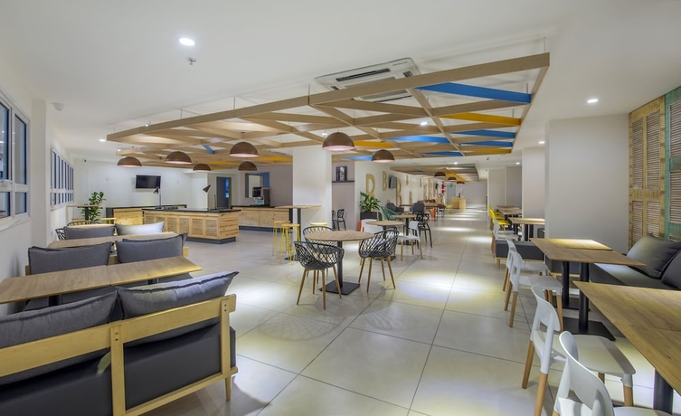 Imagen del bar/restaurante del Hotel Bandb Hotels Rio De Janeiro Norte. Foto 2