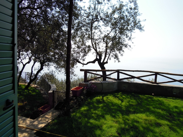 Imagen de los exteriores del Hotel Bandb I Limoni. Foto 10