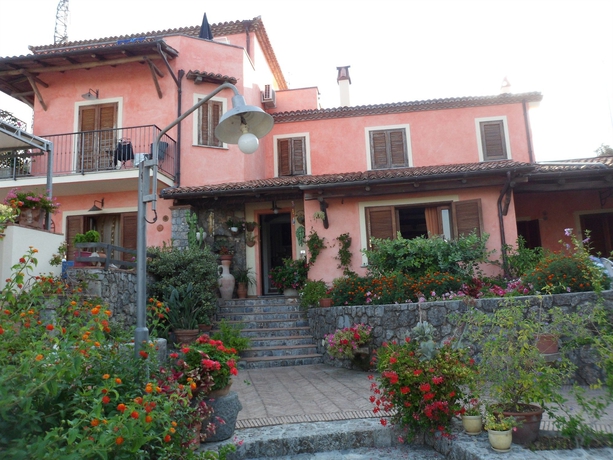 Imagen general del Hotel Bandb Laino. Foto 3