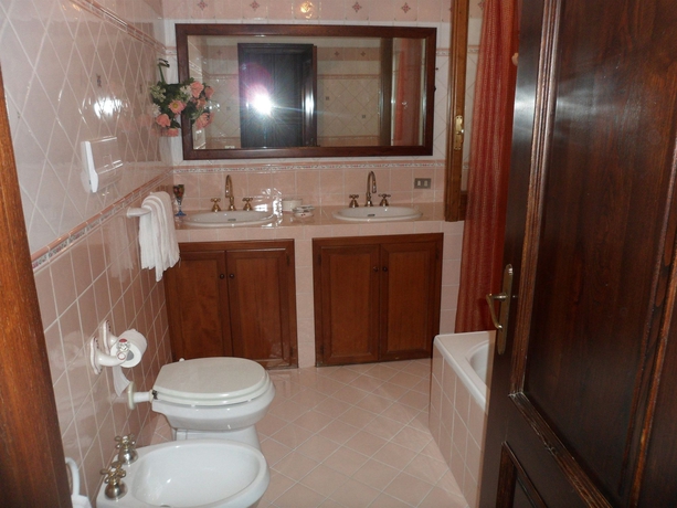 Imagen de la habitación del Hotel Bandb Laino. Foto 6