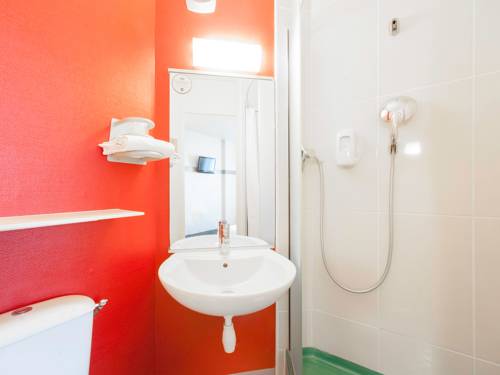 Imagen de la habitación del Hotel Bandb Lille Lezennes Stade Pierre Mauroy. Foto 11