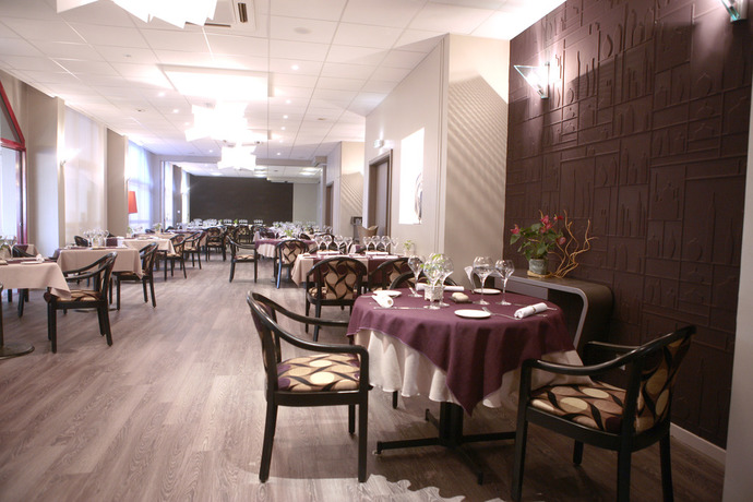 Imagen del bar/restaurante del Hotel Bandb Montb&eacute;liard-sochaux. Foto 5