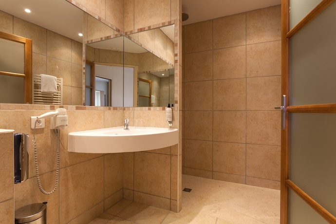 Imagen de la habitación del Hotel Bandb Nîmes Ville Active. Foto 16