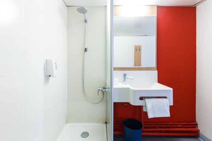 Imagen de la habitación del Hotel Bandb Orly Rungis Aéroport. Foto 12