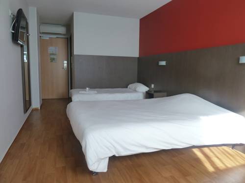 Imagen de la habitación del Hotel Bandb Pau Lescar. Foto 2