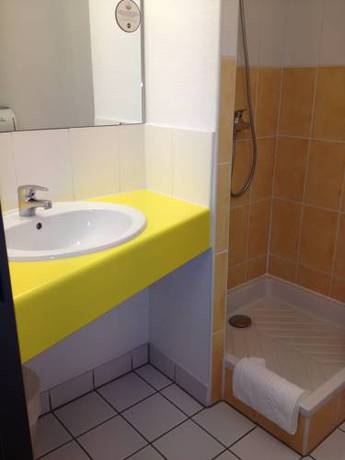 Imagen de la habitación del Hotel Bandb Pau Lescar. Foto 12