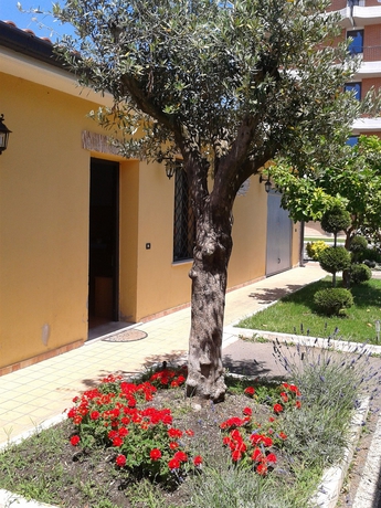 Imagen de los exteriores del Hotel Bandb Pomezia Cortese. Foto 10