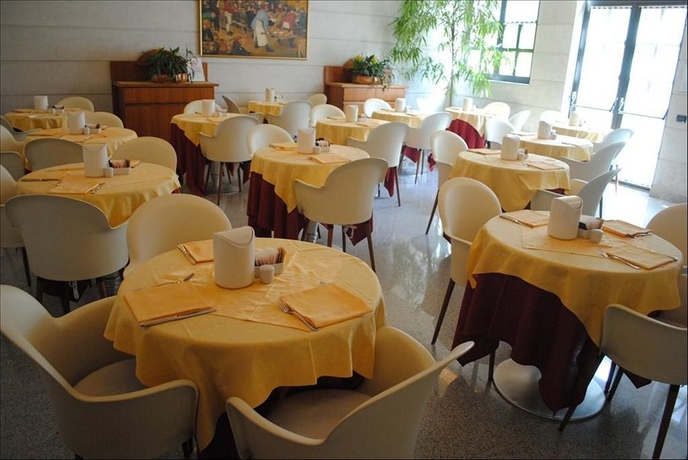 Imagen del bar/restaurante del Hotel Bandb Prestige Ornago. Foto 4