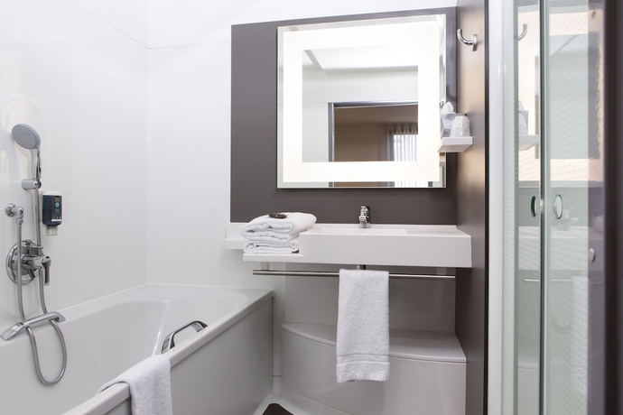 Imagen de la habitación del Hotel Bandb Rueil-malmaison Gare. Foto 14