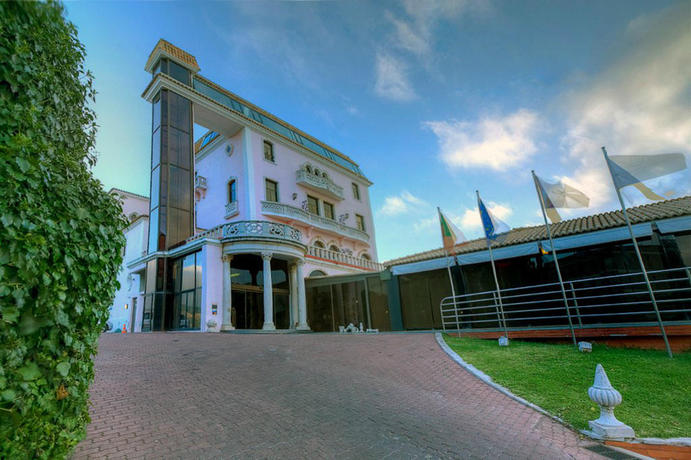 Imagen de los exteriores del Hotel Bandb Sado Setúbal. Foto 12