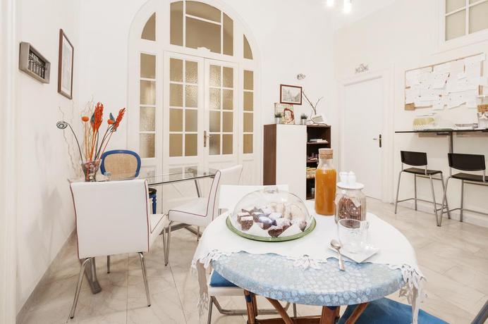 Imagen del bar/restaurante del Hotel Bandb Two Flowers. Foto 2